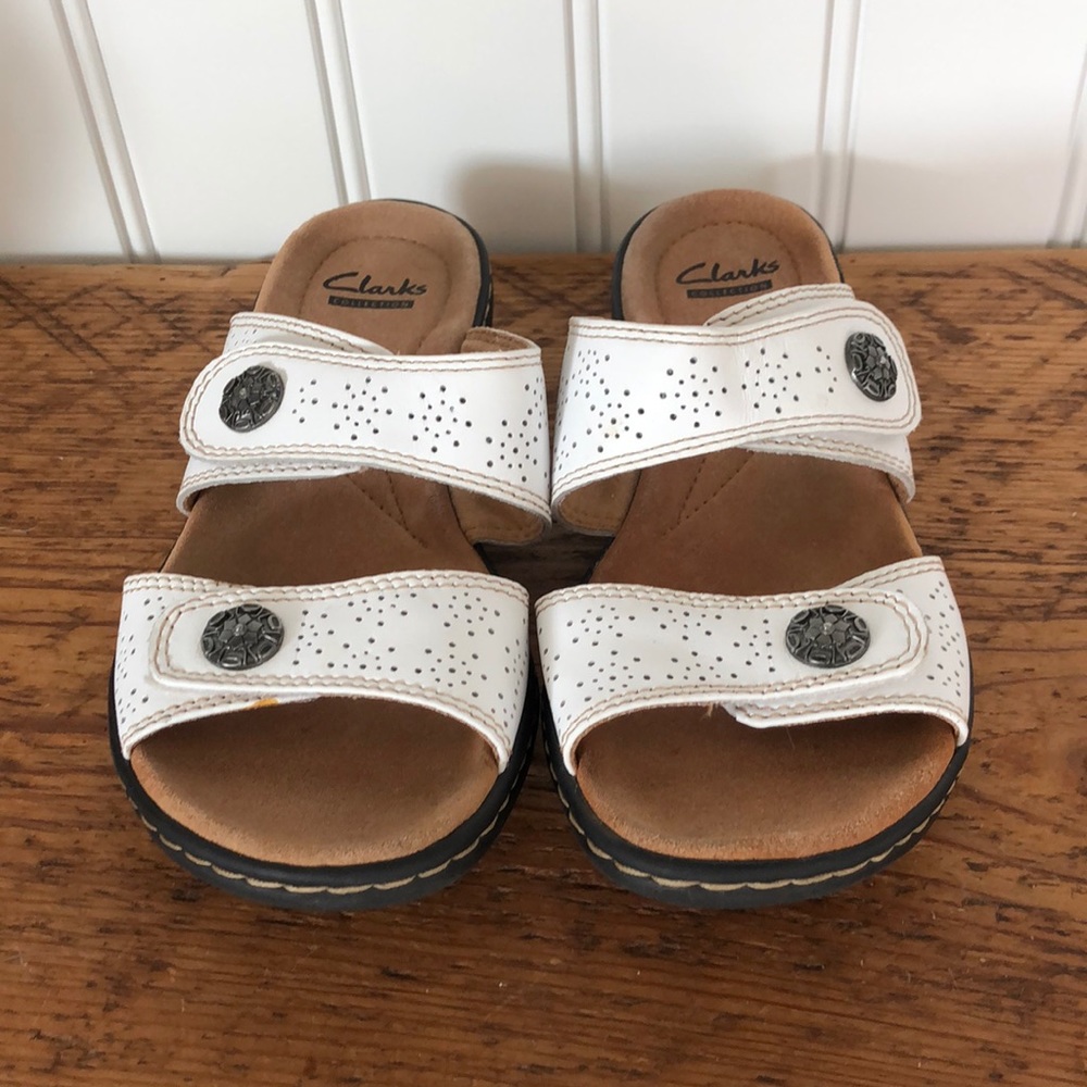 Clarks, sandals, size 5.5, soft cushion.